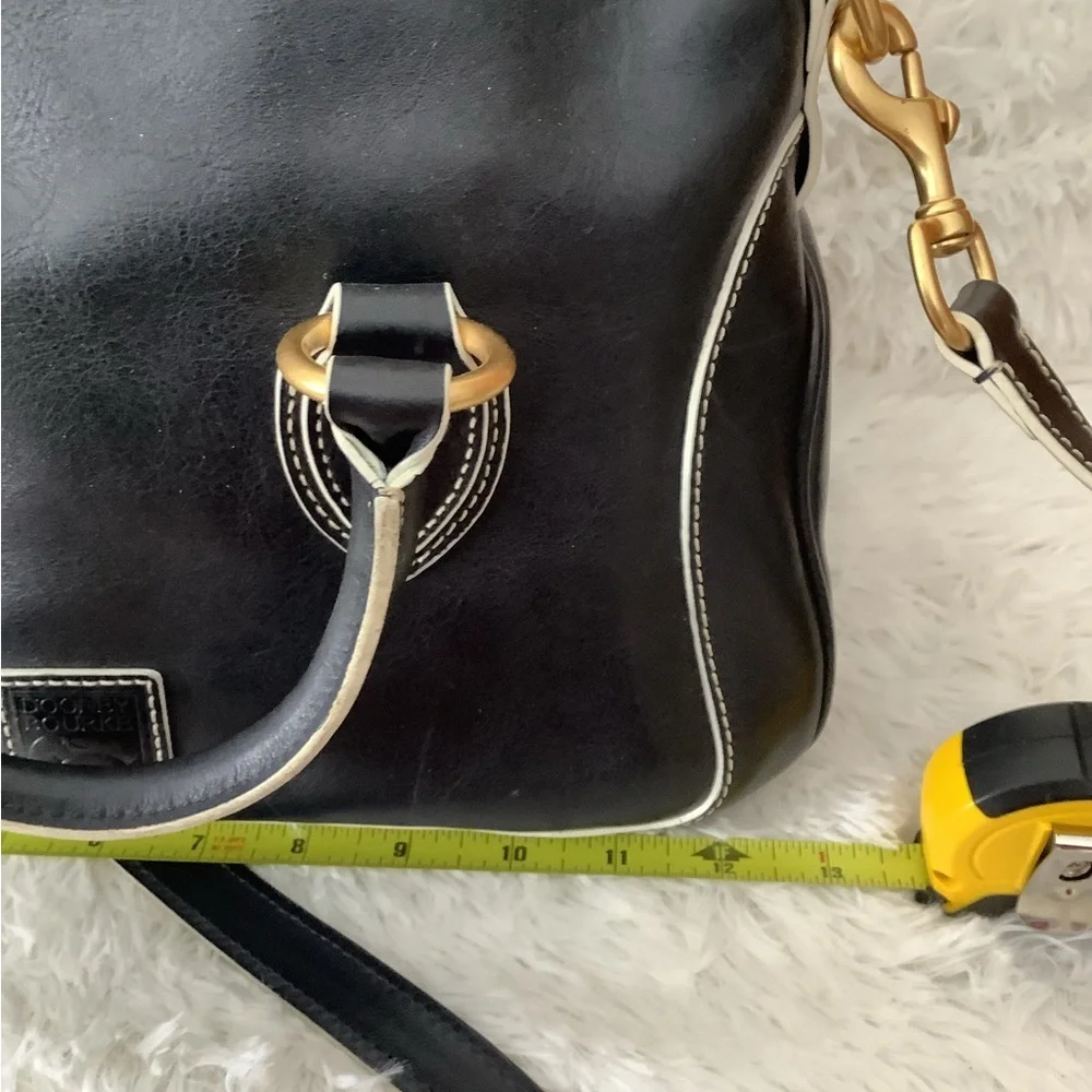 Dooney and Bourke black satchel in smooth leather - Picture 10 of 11
